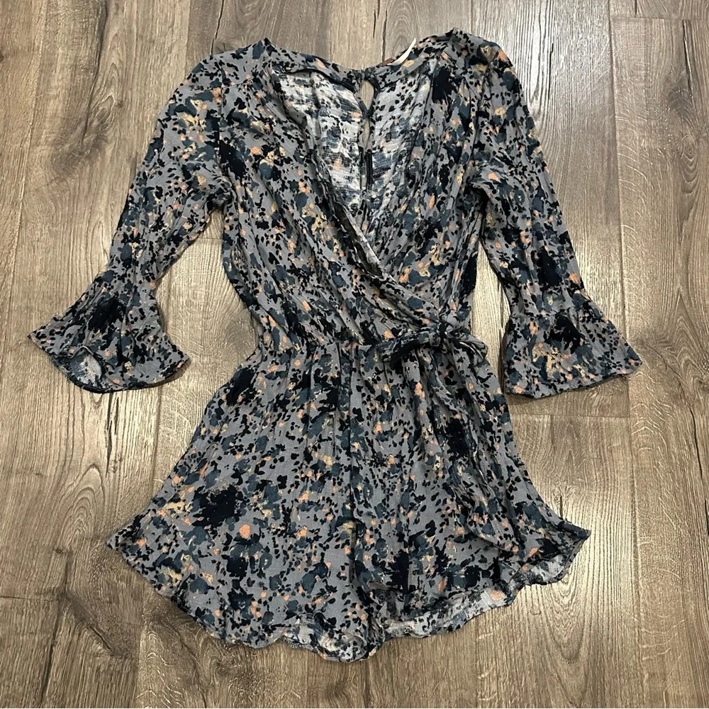 FREE PEOPLE Romper ALL THE RIGHT RUFFLES BLUE Floral Size Small Boho Festival - Image 8