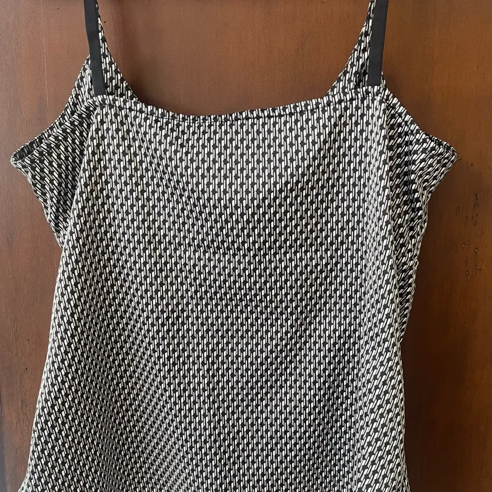 New York & company spaghetti strap tank top - Image 2