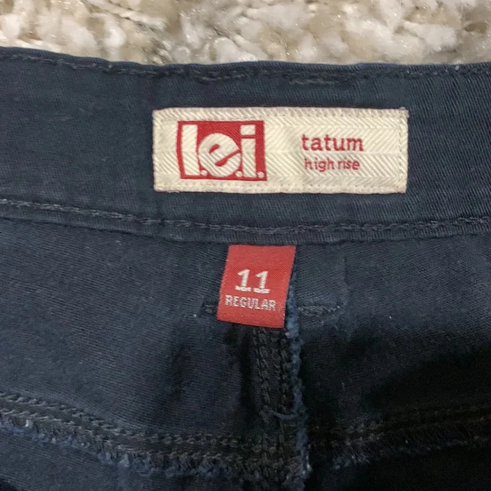 L.e.I. Tatum High Rise Black Jean Shorts - Image 3