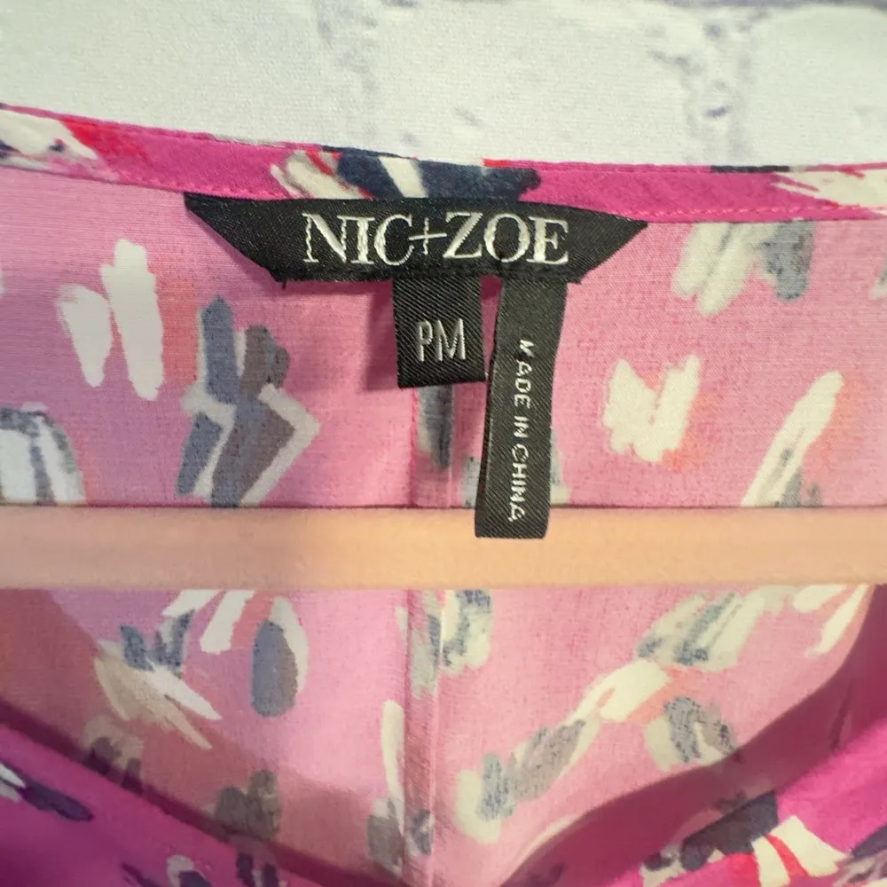 NIC+ZOE Women's Cool Cat Top Size Petite Medium, Like New Condition! - Image 8
