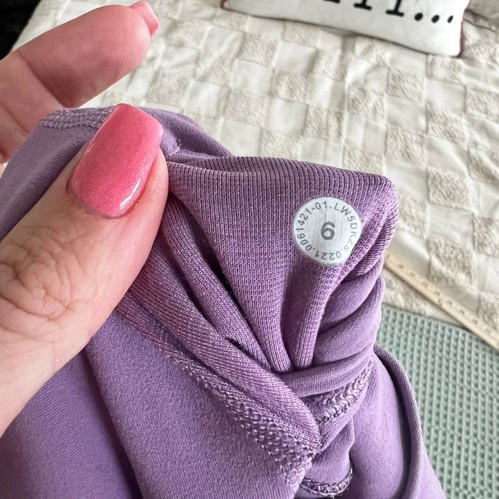 Lululemon Align High-Rise Pant 25”
Size 6 - Image 4