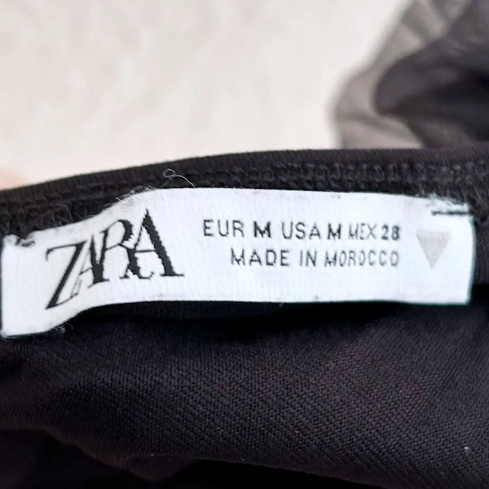 Zara MAXI ORGANZA FLOWER BANDEAU TOP Black Sz Medium Blogger favorite - Image 4