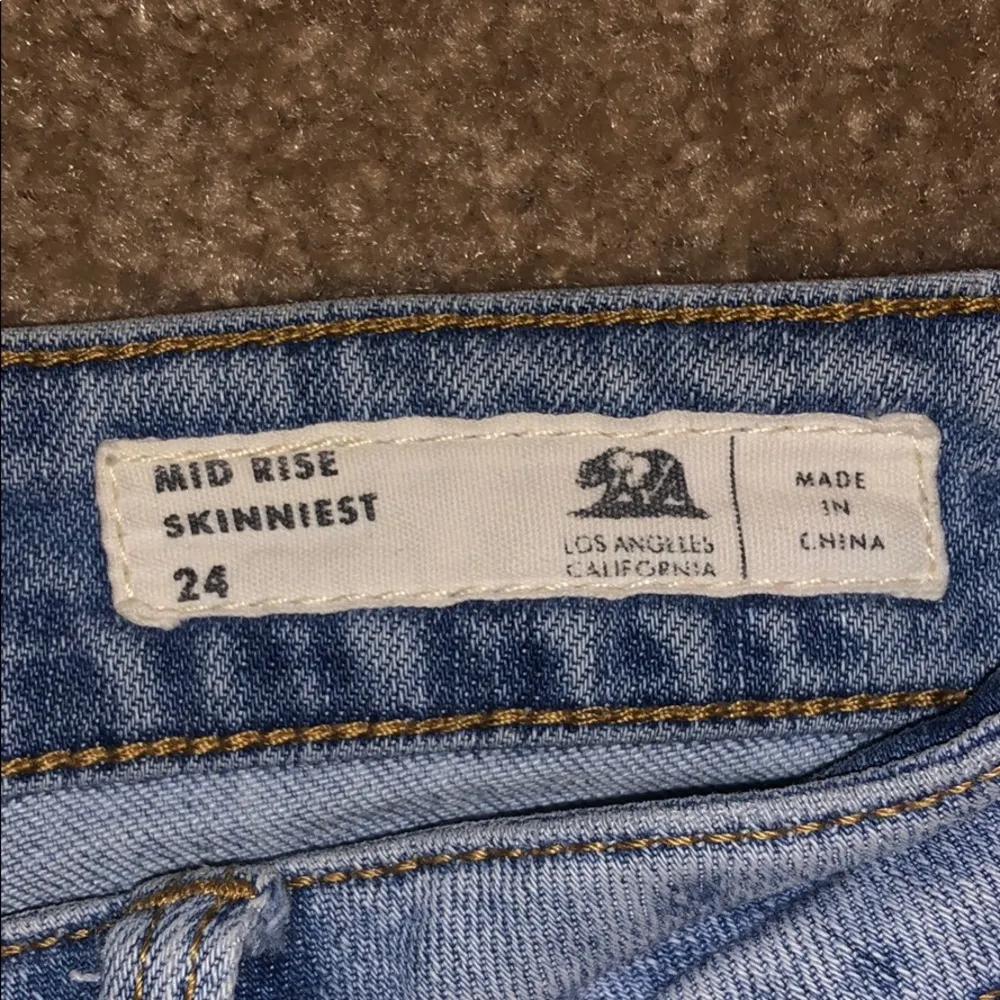Bullhead Jeans Size 24 - Image 4