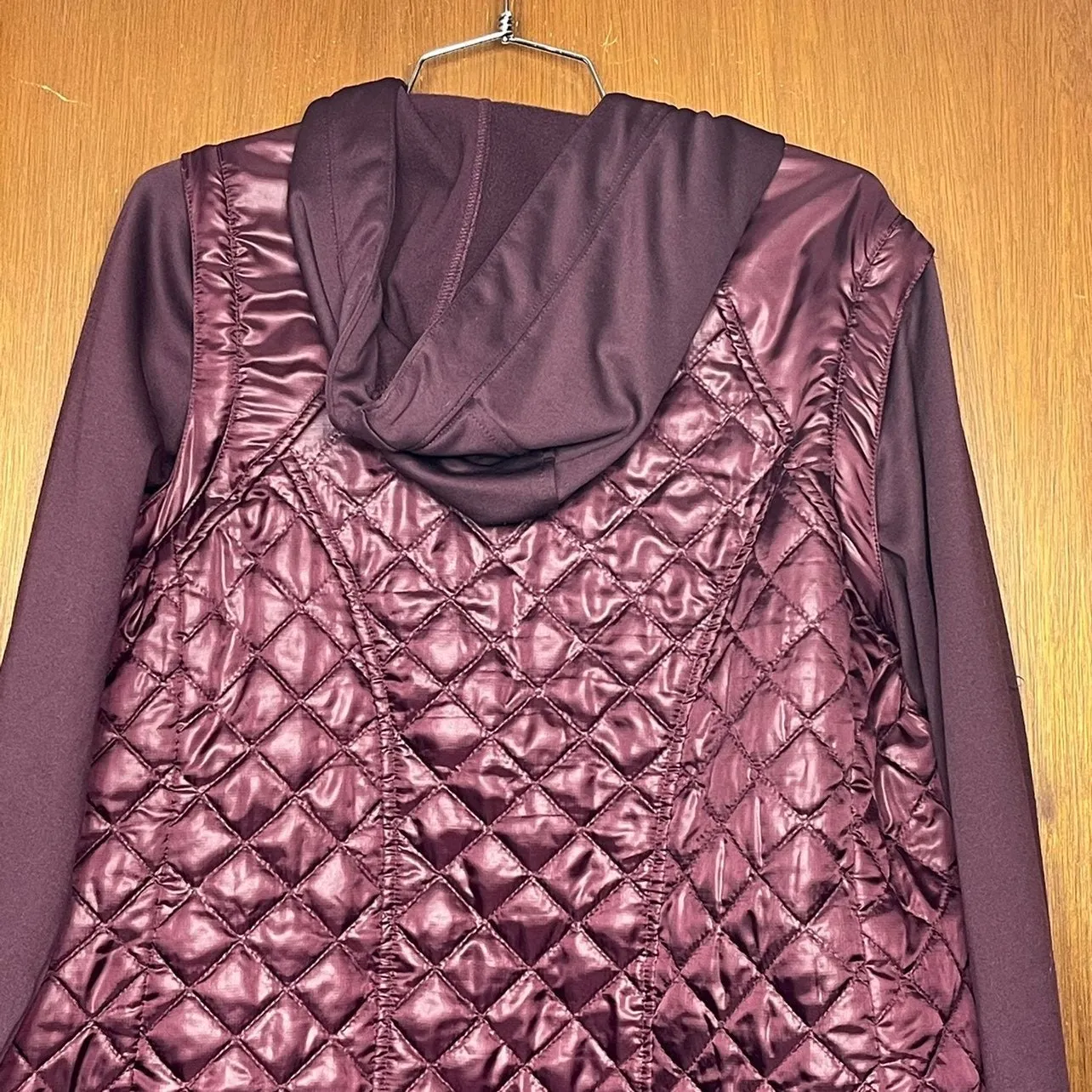 BKE Sport Woman's Shiny Metallic Plum Zip Up Hooded Jacket Size XL - Image 6