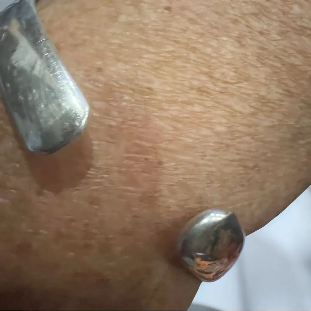 Gorgeous Sterling Silver 925 Amethyst Oval Bangle Bracelet Purple - Image 5