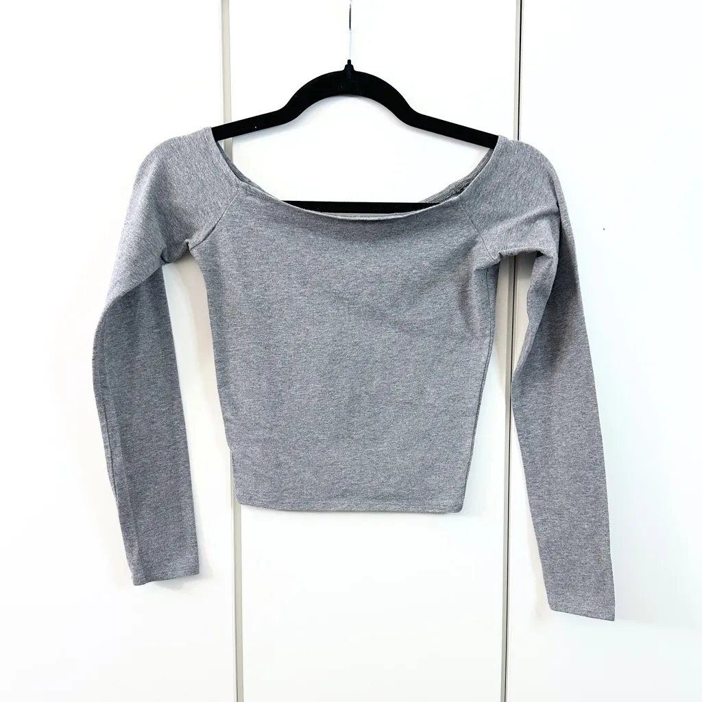Vintage y2k Abercrombie & Fitch Long Sleeve Crop Top - Grey - XS - Image 2