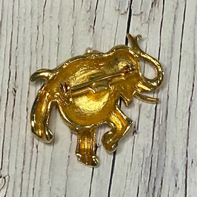 Vintage Gold Tone Elephant Brooch – Trunk Up, Pearl Saddle, Red Stone Eye, 1.25” - Image 4