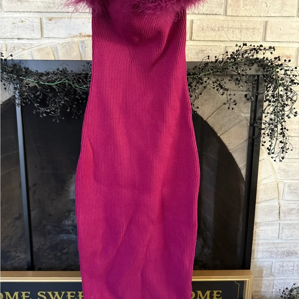 Salty Strapless Dress with Feathered Neckline - Image 3