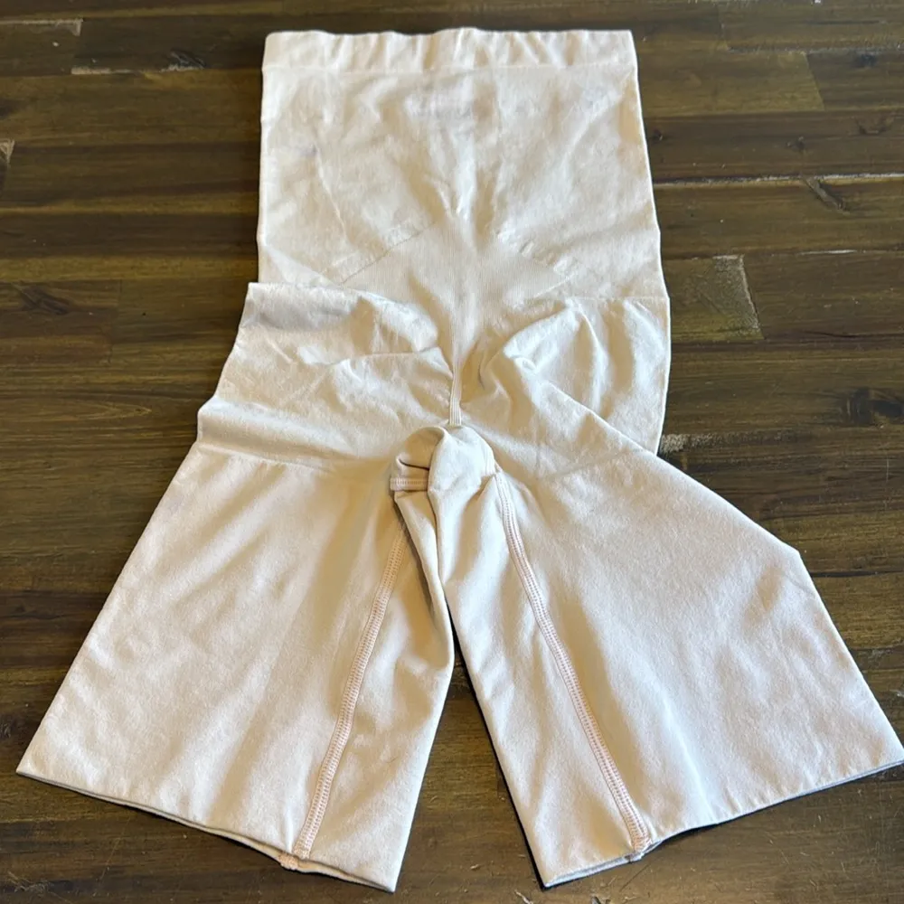 Spanx Slimming Shape wear Shorts Cream Light High Waist Shaper Biker M Tummy - Image 3