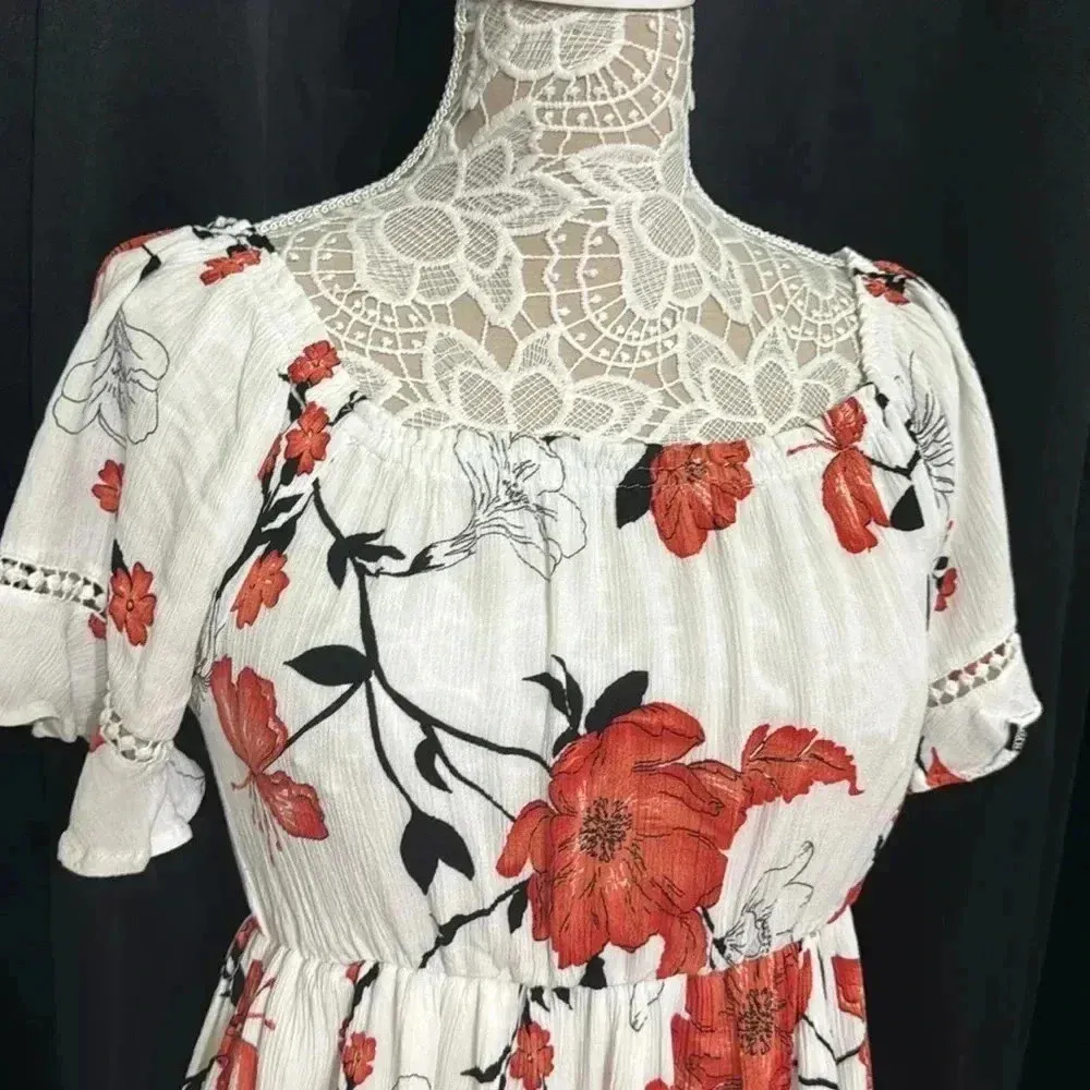 White Flower Print Top​ - Image 2
