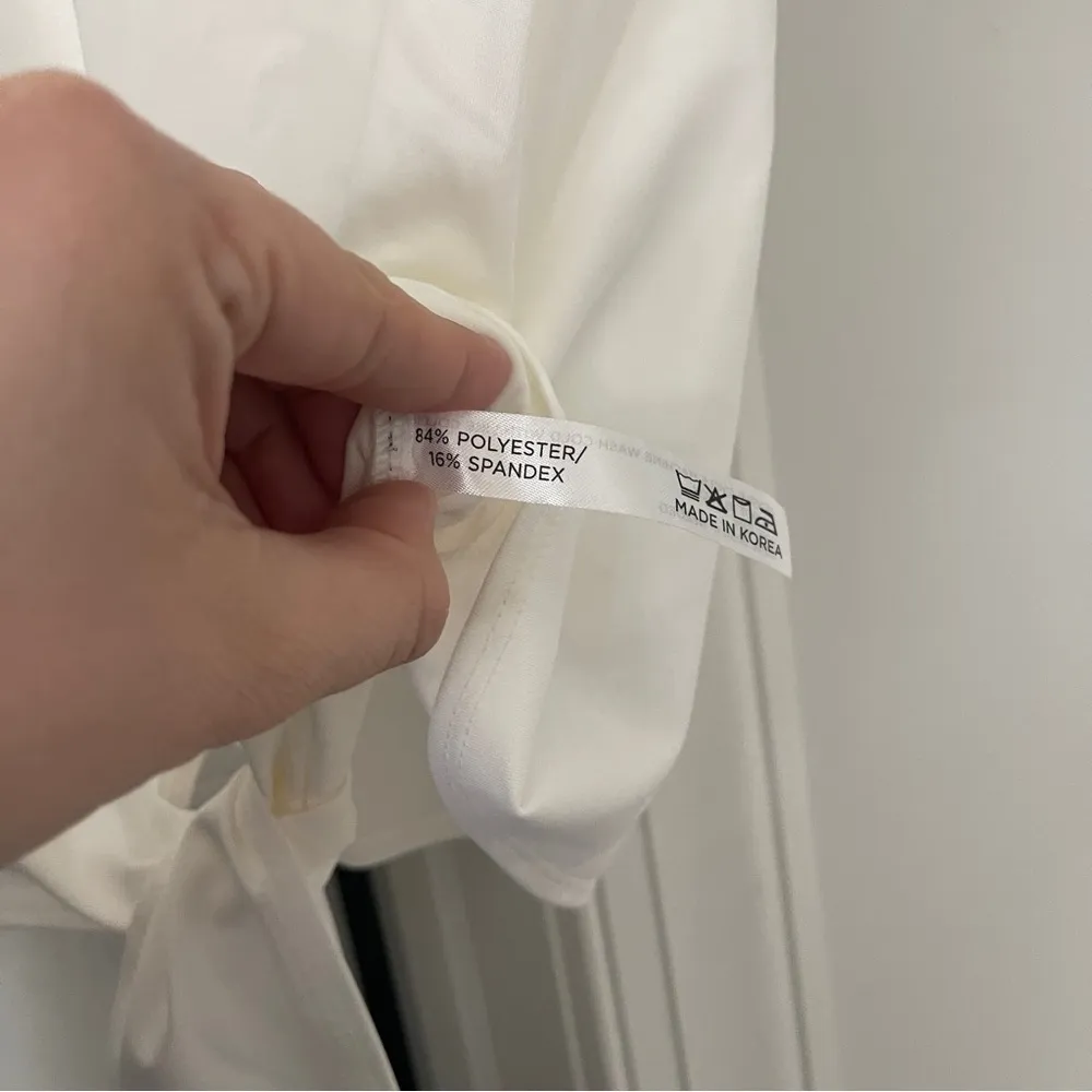 Tuckernuck Sport White Short Sleeve Tie Front Top - Image 3