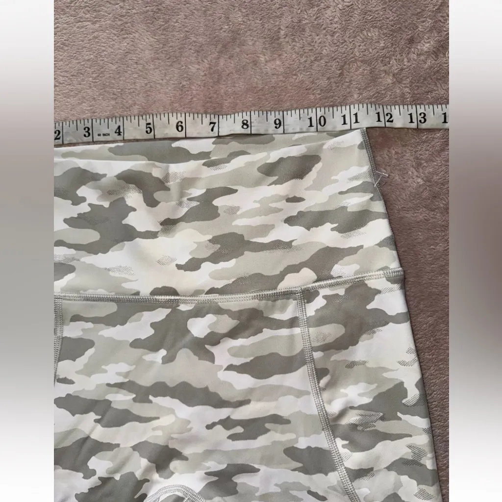 Aerie Women’s Camo Chill Play Move Joggers Mid Rise‎ Size M - Image 7