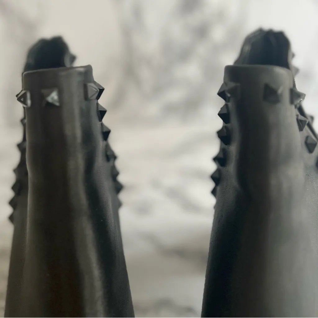 Steve Madden Gloria Black Studded Leather Cutout Booties 9.5 - Image 6