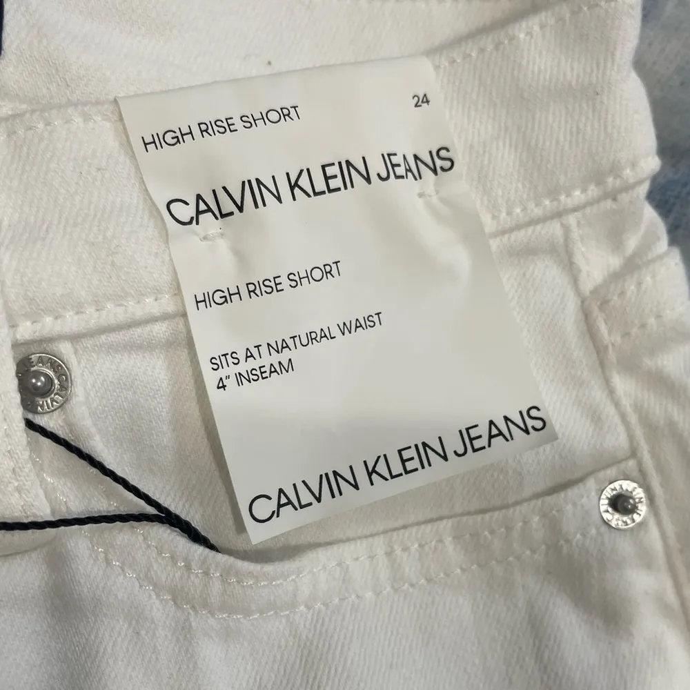 Calvin Klein Jeans White High Rise Jean Shorts Size 24 - Image 4