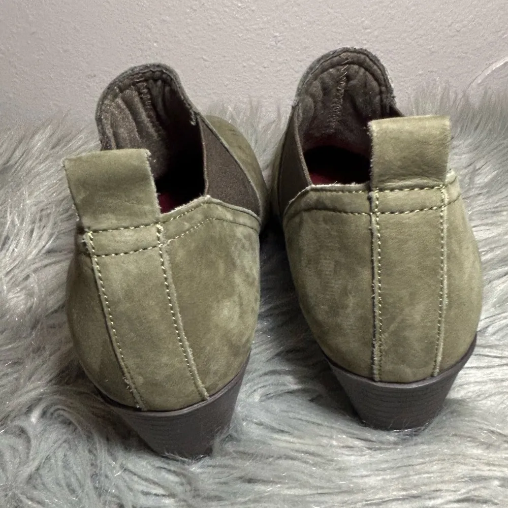 MUNRO JESSIE HEELED NUBUCK LEATHER BOOTIES HERB GREEN Slip-On Size 6.5 - Image 4
