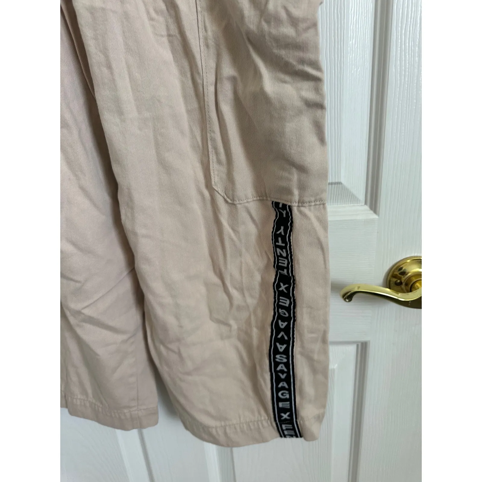 Savage X Fenty Beige Cargo Pants Size S Elastic Waist Logo Tape Casual Lounge - Image 7