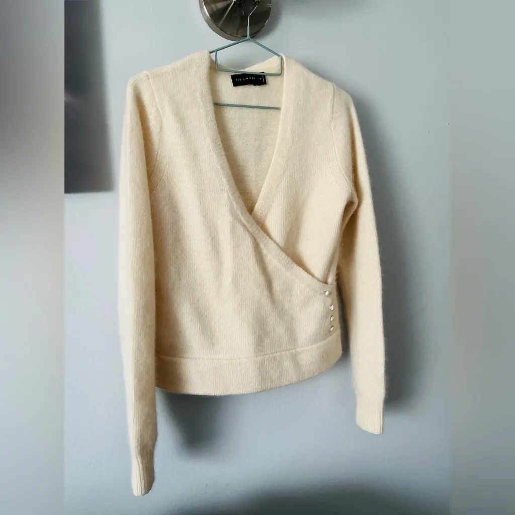 NICE PRETTY THE LIMITED sweater top💖🌷💗 - Image 4