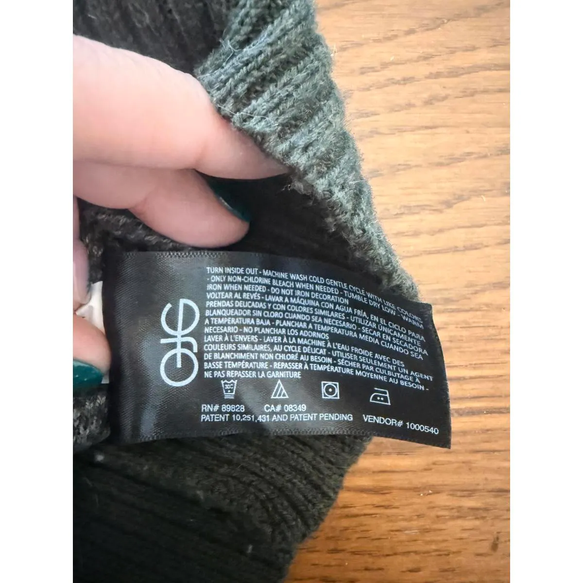 Skinnygirl Jeans Camouflage Knit Sweater with 'LOVE' Sequins Green Size XL - Image 6