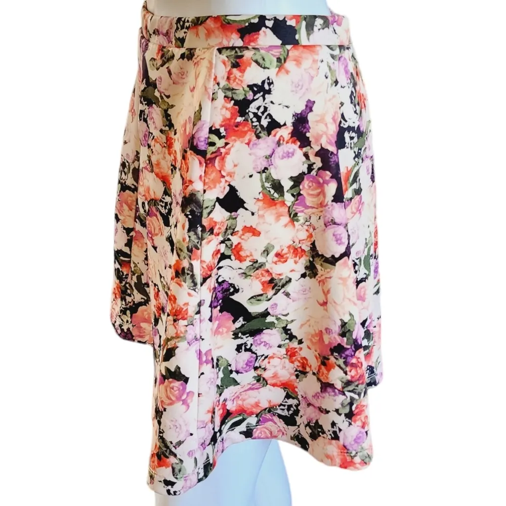 Buckle Lily Rose Black Floral Scuba Skater Mini Skirt Size Medium - Image 4