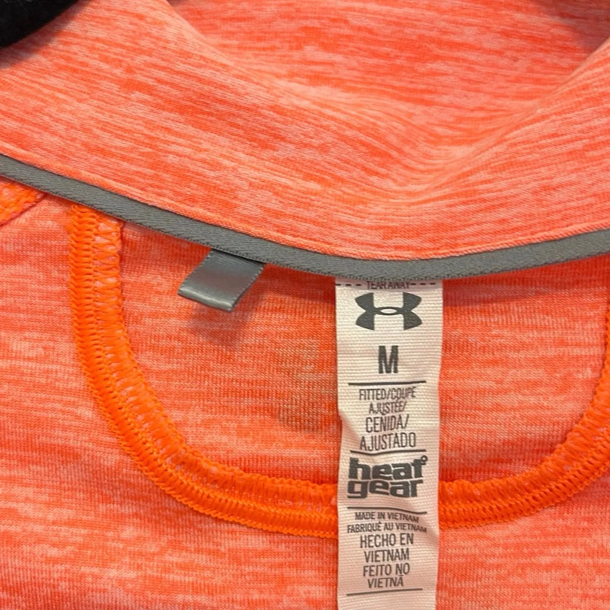 Under Armour Coral Heat Gear 1/4 Zip‎ Pullover Size Medium - Image 8