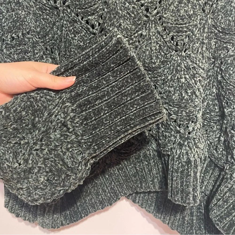 POL Knit Sweater Size Small - Image 5