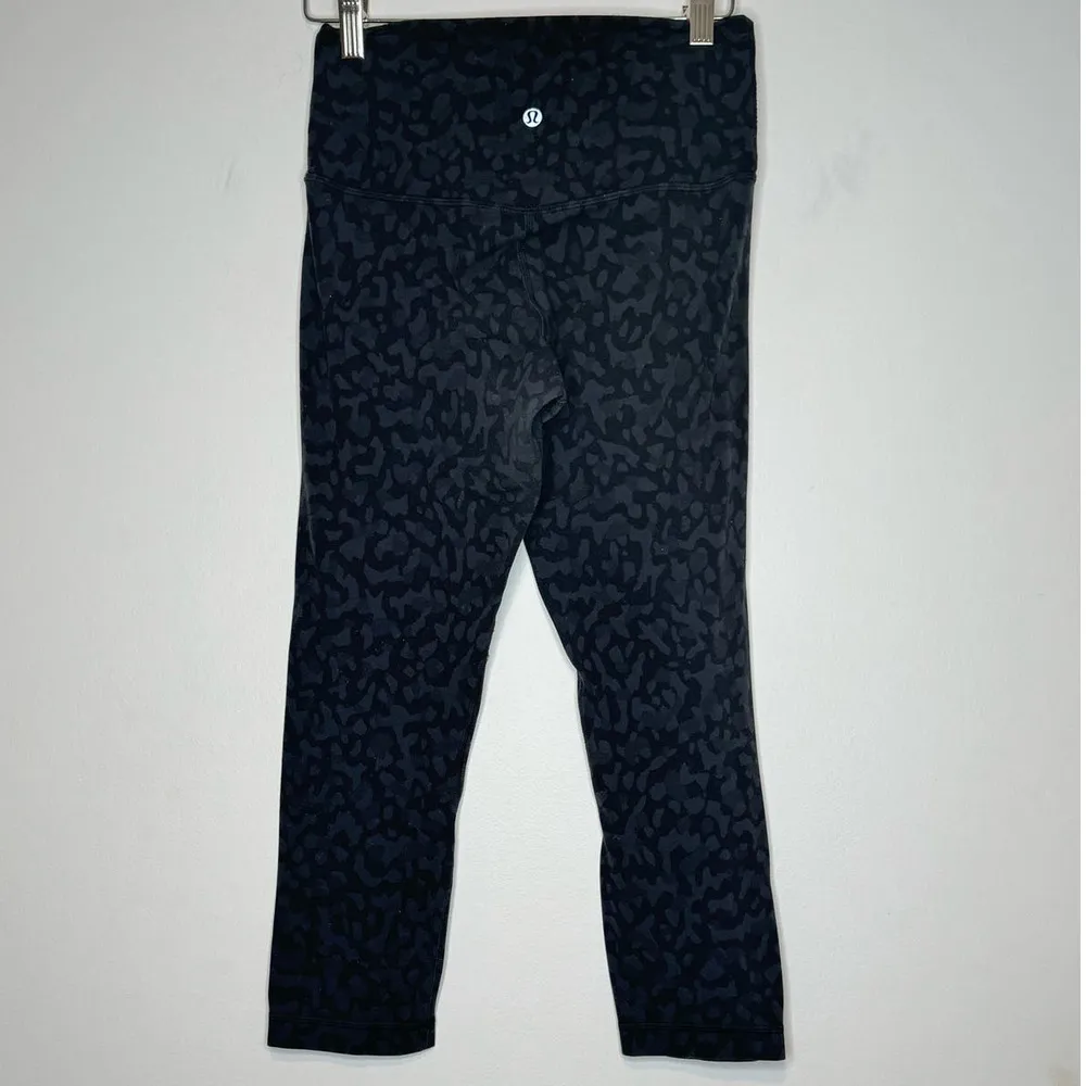 Lululemon Align Crop Pants Black Multi Camo  21" SIZE 6 - Image 2