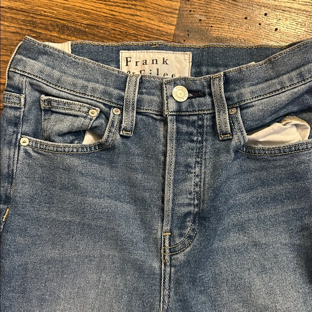 Frank & Eileen Cork style distressed denim medium wash size 25 D601 preppy chic - Image 5