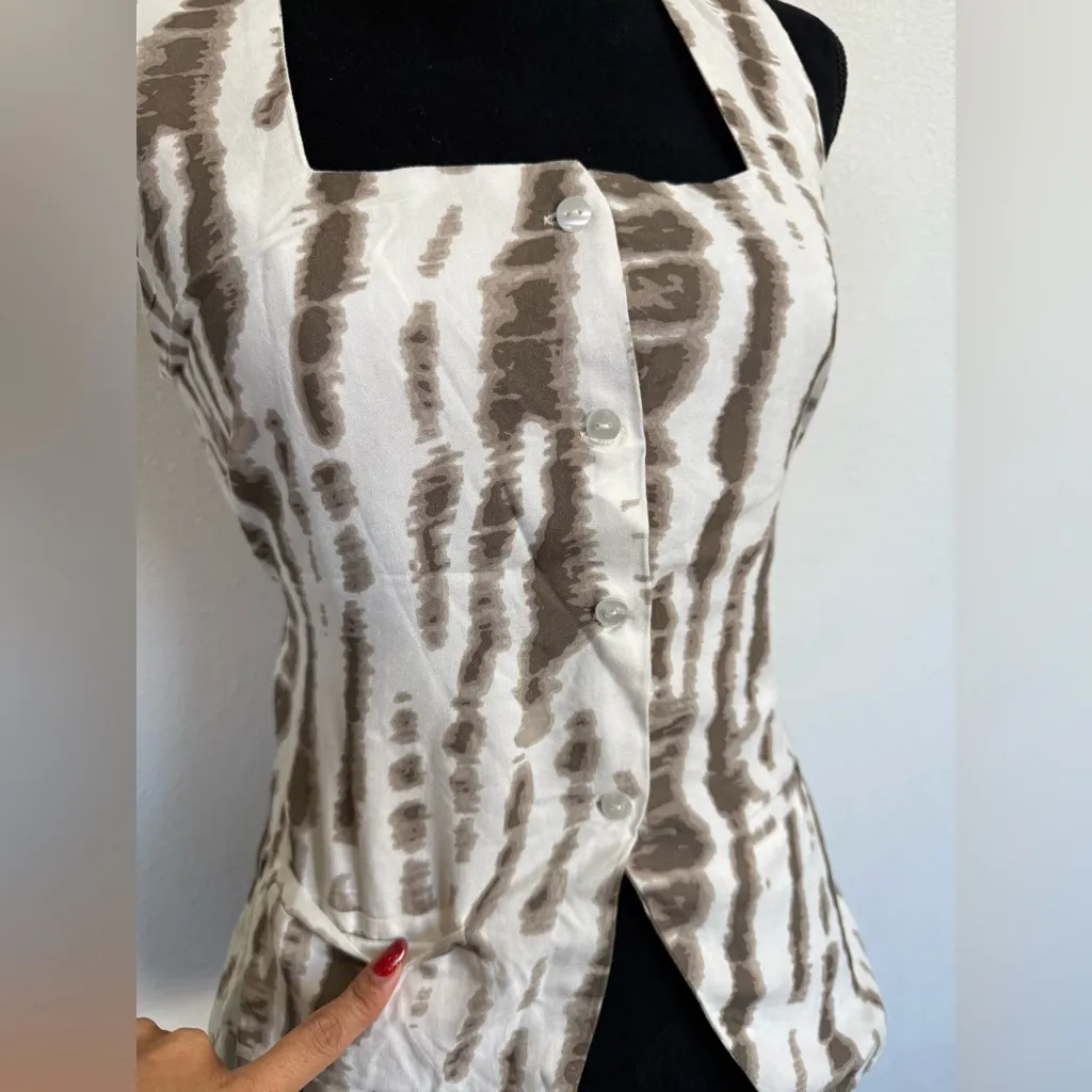 Vigoss Utility top in white and brown color. - Image 3