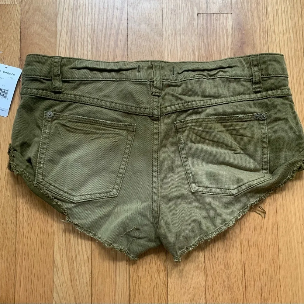NWT Free People Army Green Denim Jean Distressed Hot Pants/ Shorts Size 26 - Image 3