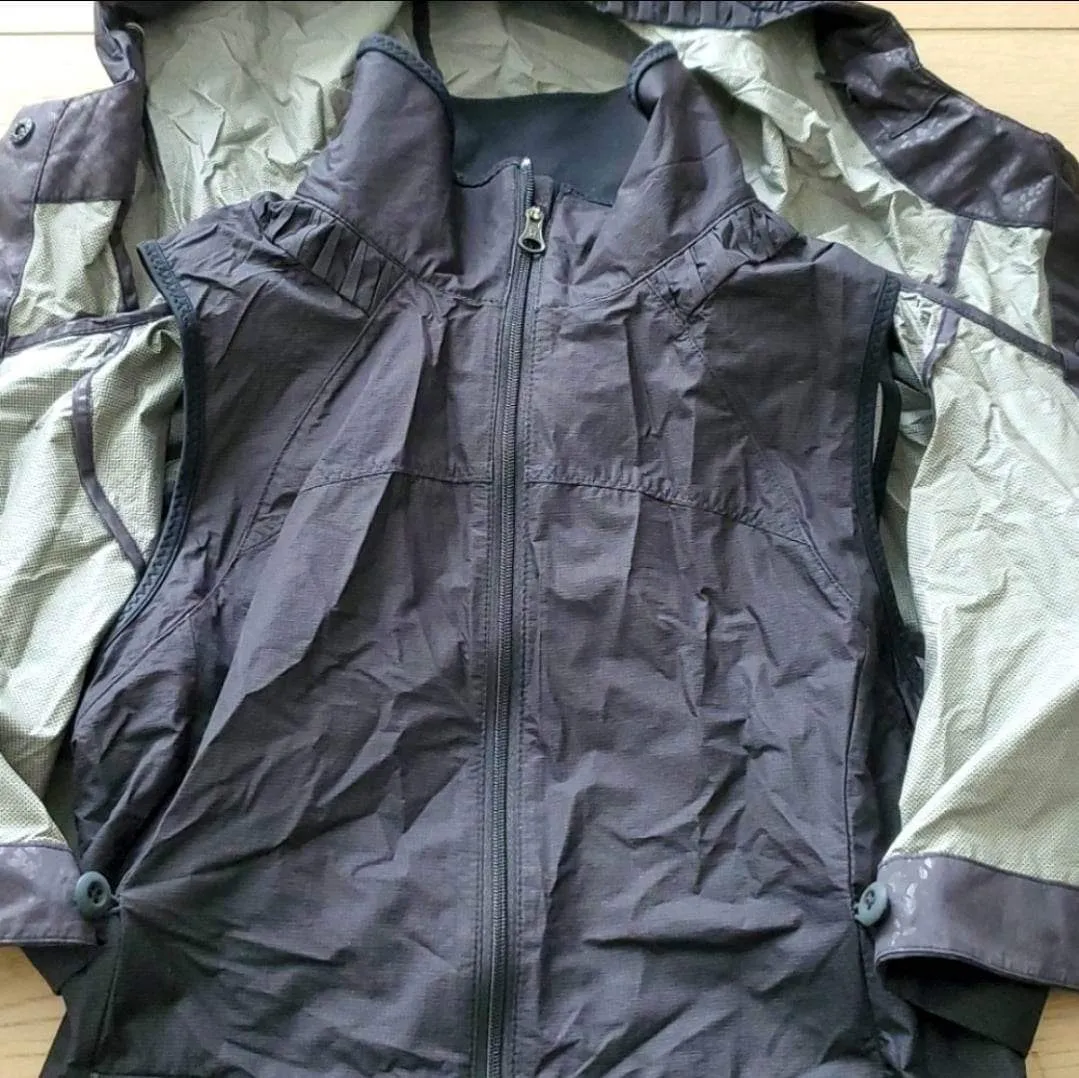 Lululemon Windbreaker With Removable Vest - Image 4