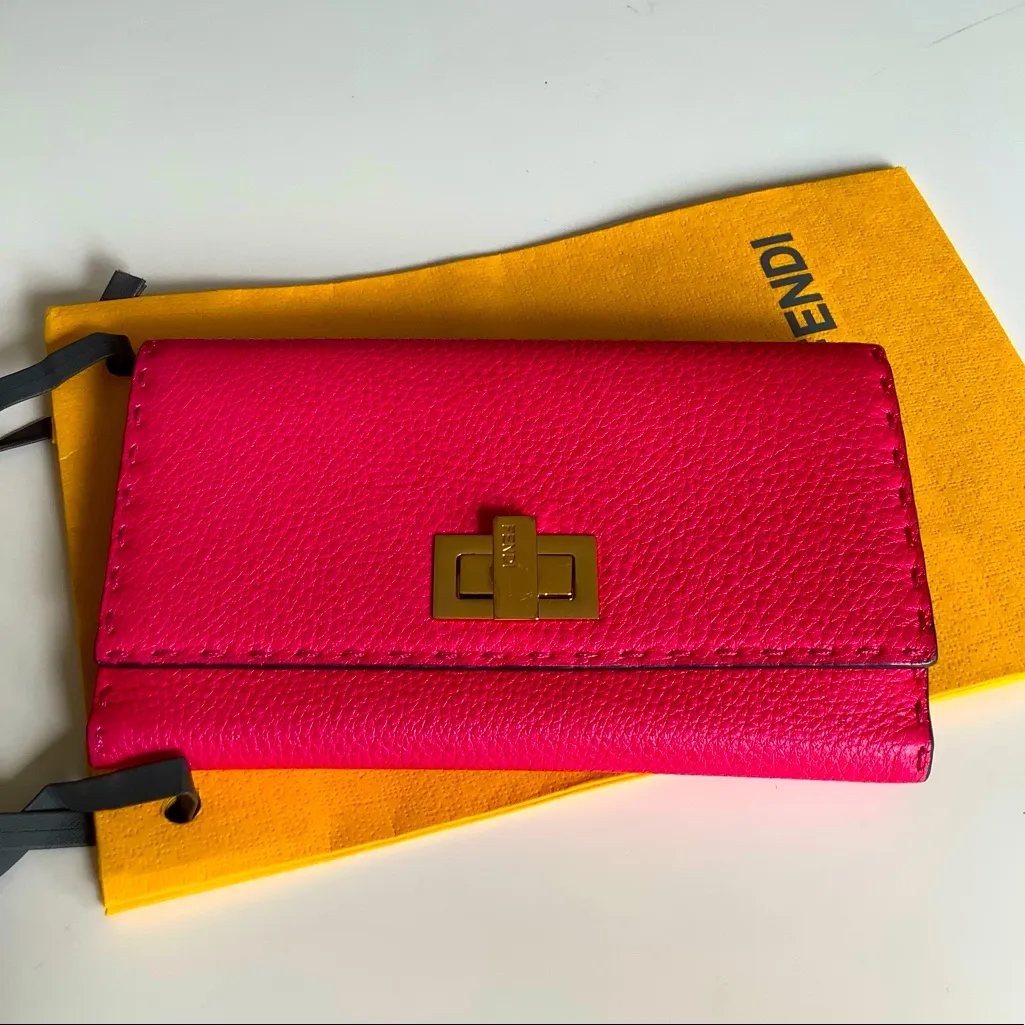 FENDI SELLERIA PEEKABOO long wallet 🔥🔥🔥 - Image 2