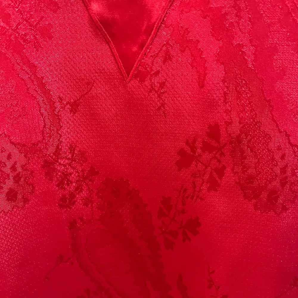 Vintage Erika Taylor Intimates Sleep Shirt Red Floral Scalloped Neck Trim Sz S - Image 7