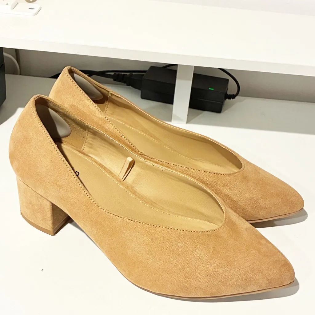 Torrid Tan Wide Width Size 10WW Pointed Toe Block Heel Pump - Image 3