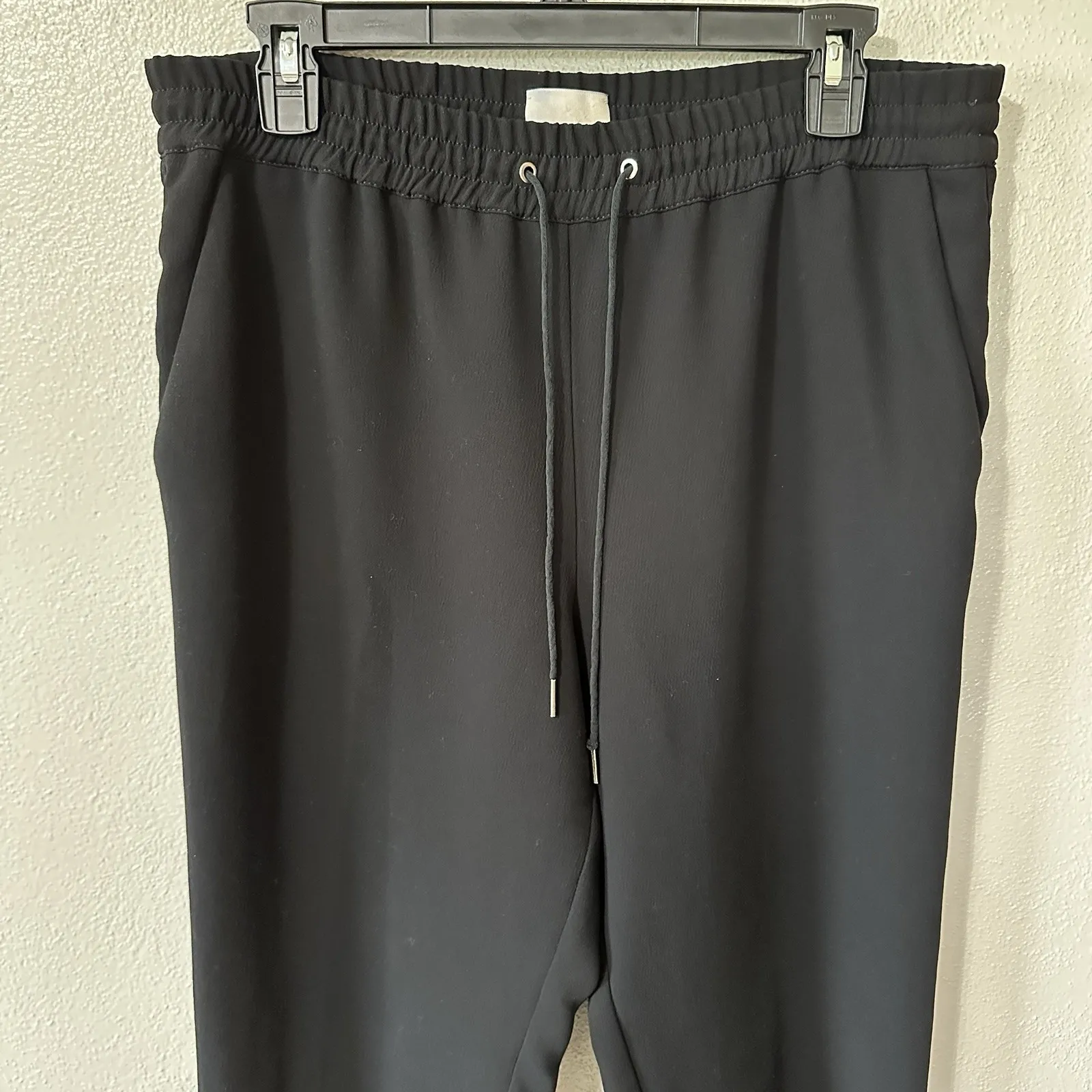 Aritzia  Wilfred Buffon Black Drawstring Crepe Joggers Trouser Pants‎ Size Medium - Image 2