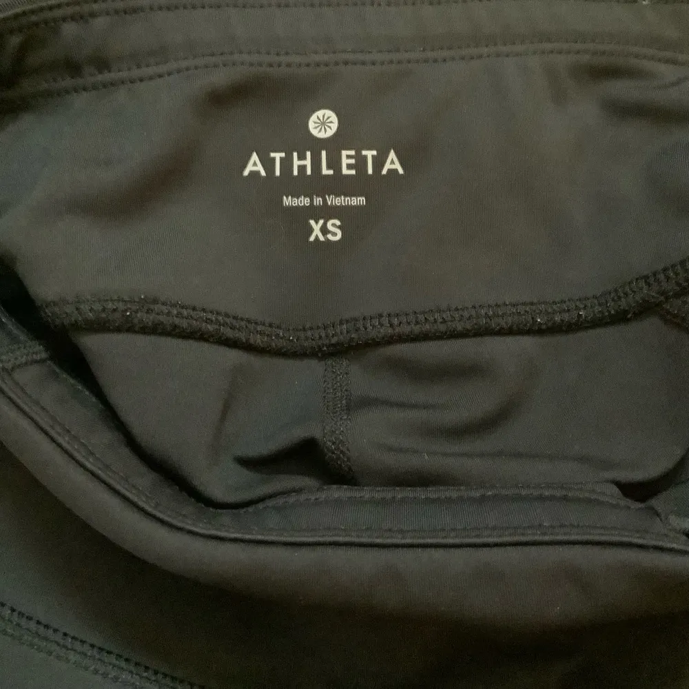 Athleta black perforated mesh crop tights size XS yoga gym run crop leggings - Image 11