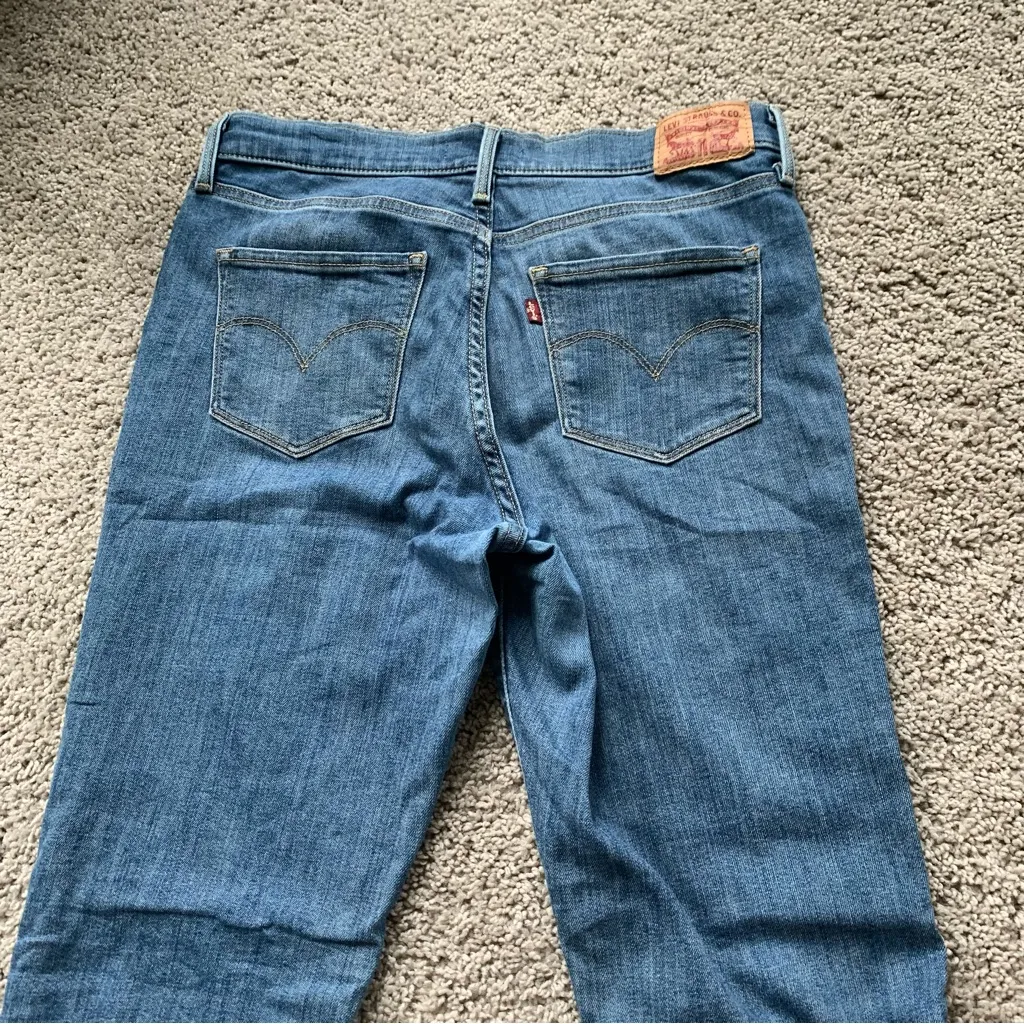 Levi's Women's  312 Shaping Slim Jeans Size 28 - Image 5