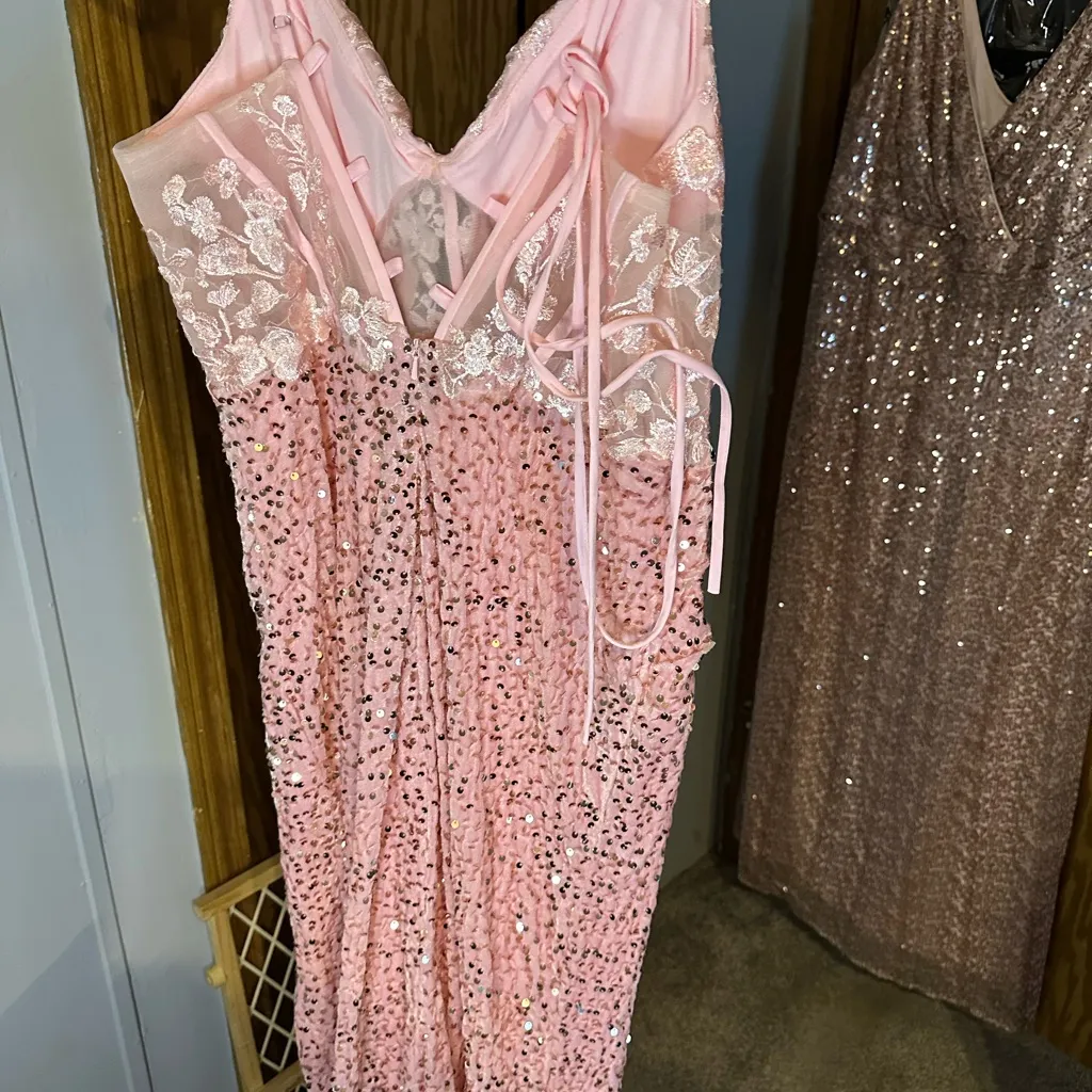 Elegant Pink Sequin Gown Size 14 - Image 3