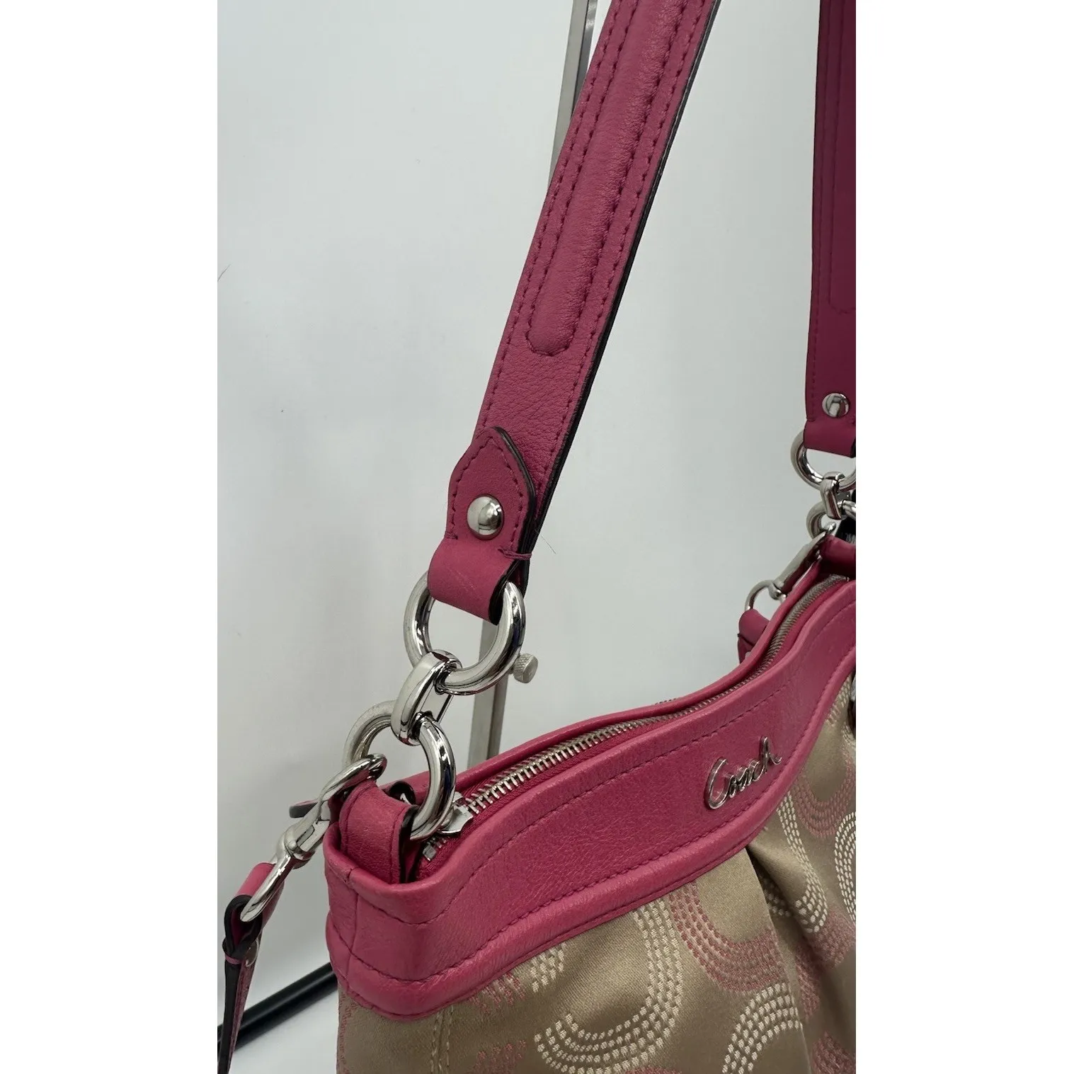 Coach Medium Signature Shoulder Handbag Beige With Hot Pink‎ Leather Trim - Image 8
