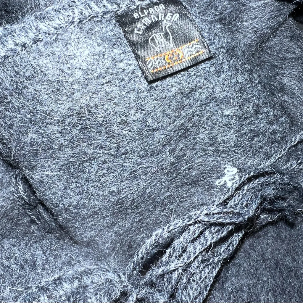 Alpaca scarf from Peru :Box 0013: Black - Image 5