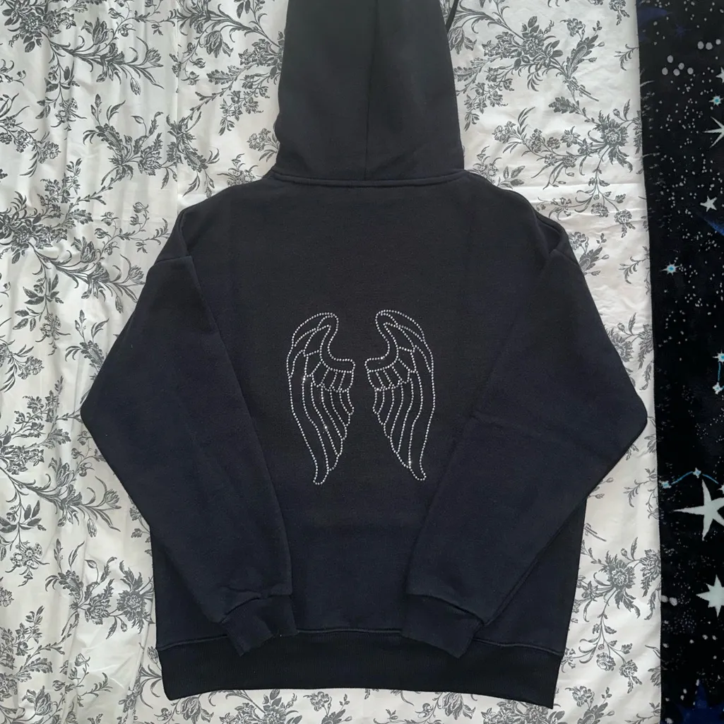 Subdued Angel Wings Hoodie Black - Image 2