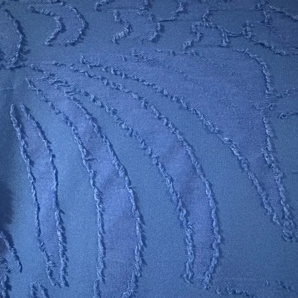 LuluB Cobalt Blue Textured Asymmetrical Top Size XL - Image 3