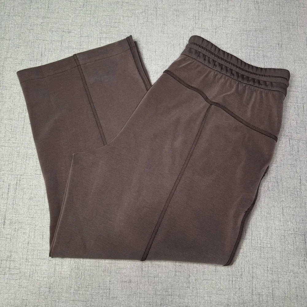 Lululemon Softstreme High Rise Straight Leg Crop Pant Expresso Brown 14 NWT - Image 4