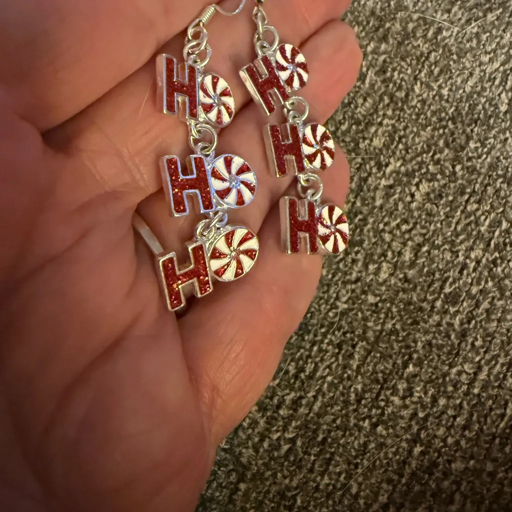 Source Unknown Red and Silver Holiday Earrings - Image 3