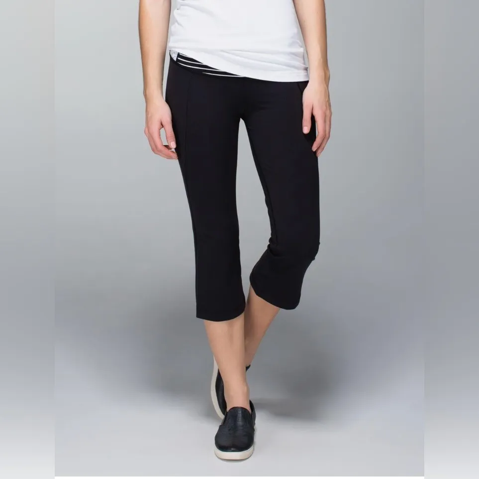 Rare Lululemon Gather & Crow Crop Full-On Luon Black / Quilt Winter 13-15 - Image 3