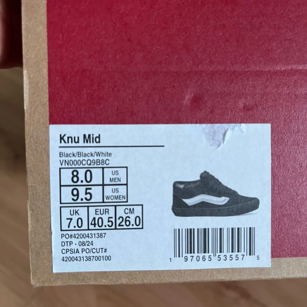 Vans KNU MID UNISEX - Skate shoes
Women 9.5 US Mens 8.0US - Image 11