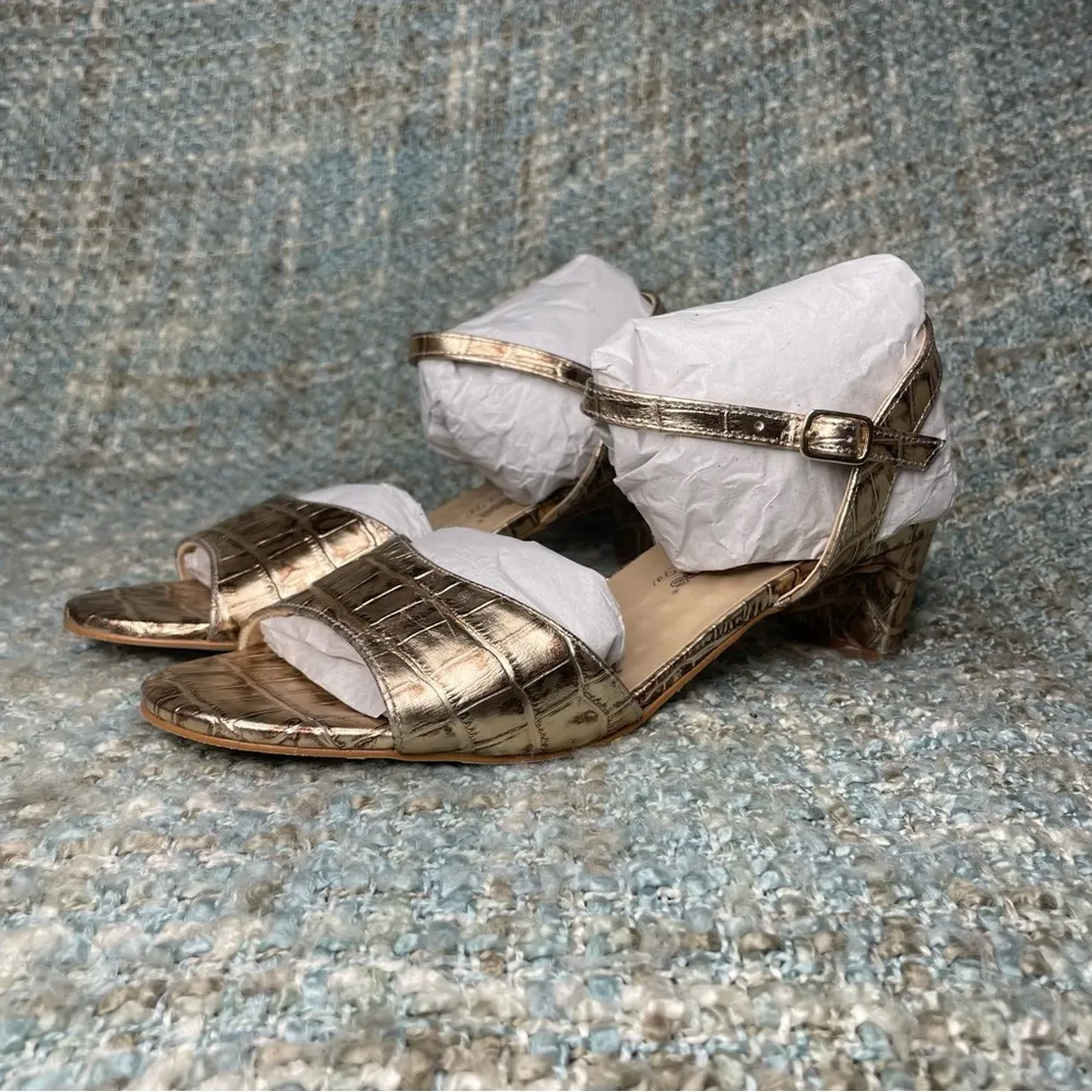 Walking Cradles Lydia Pump in Bronze Crocodile Print Leather Size 8.5 - Image 2