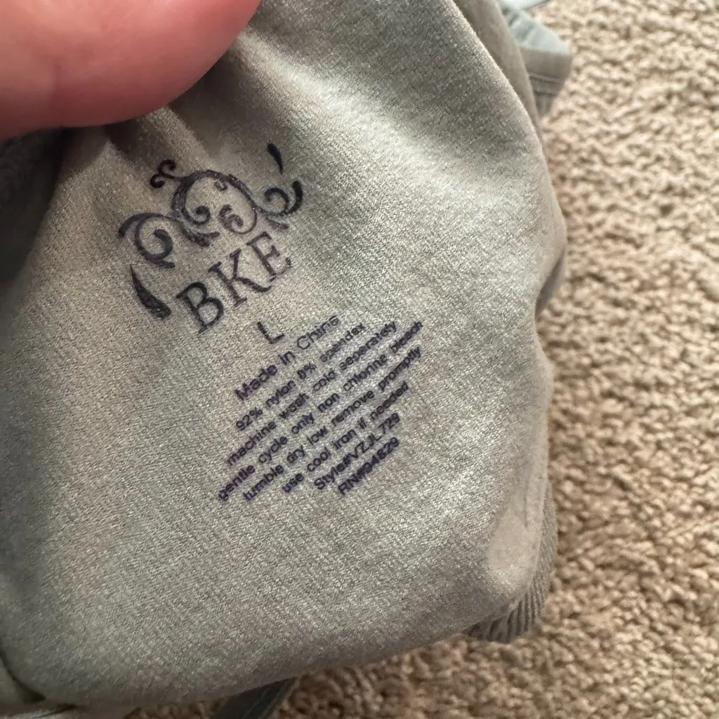 NWT BKE Strappy Bralette Mirage Gray Removable Padding Size Large Wireless - Image 8