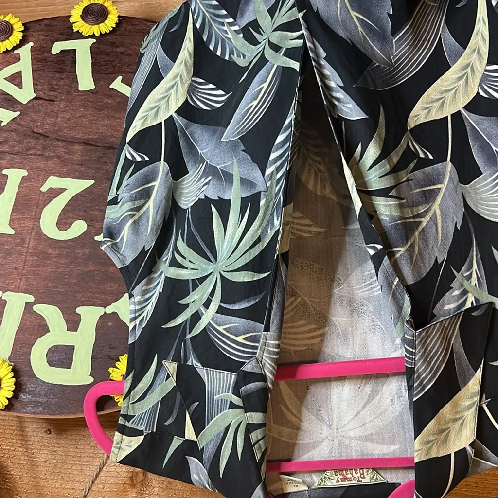 Tommy Bahama Silk Collar Sleeveless Hawaiian Flower Wrap Shirt Floral Summer - Image 5