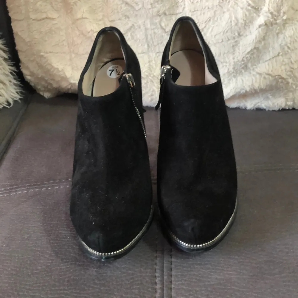 ZARA WOMAN “Fall Winter 12” Black Faux Suede Pumps - Image 2