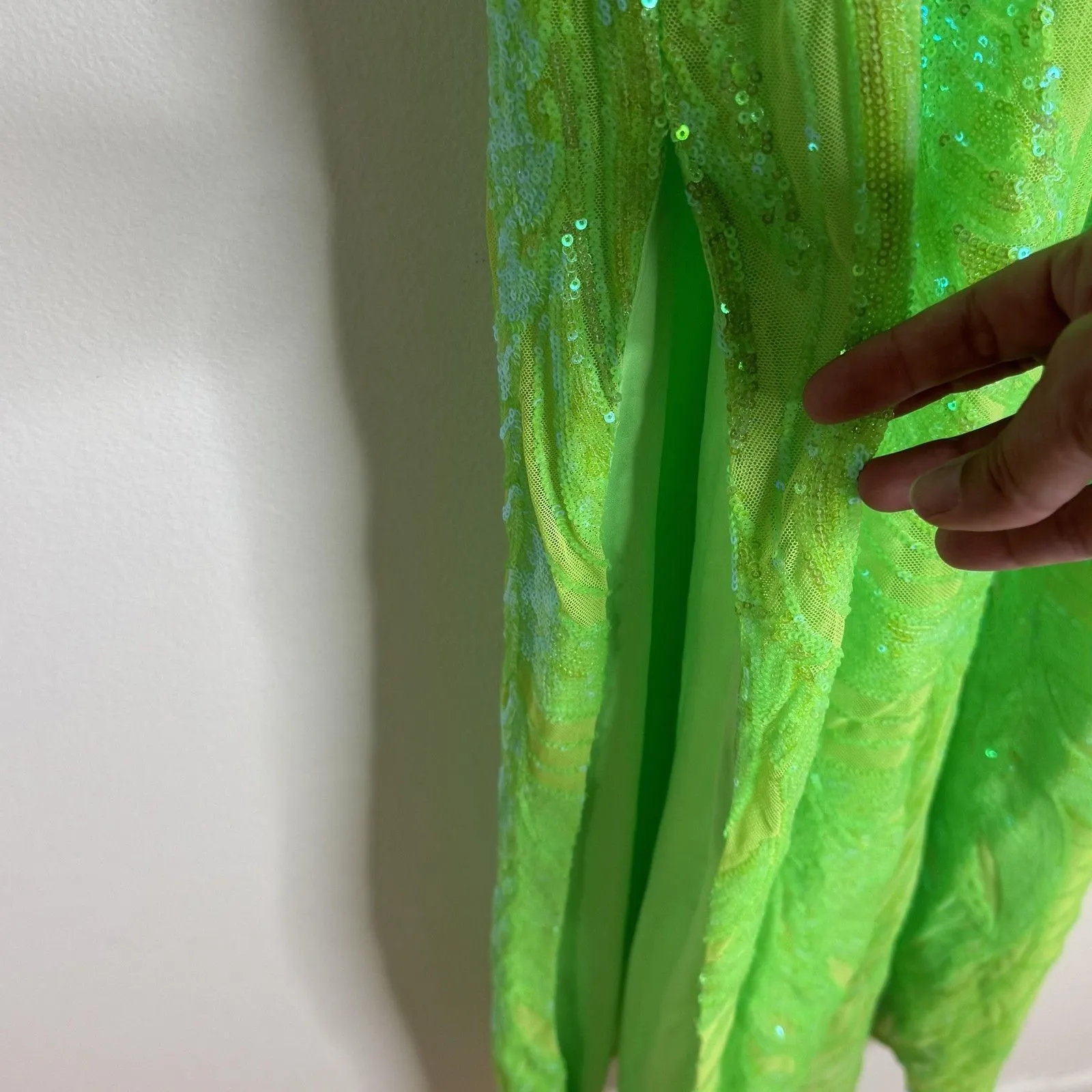 Morgan & Co Dress Womens 9 Green Sequin V Neck Spaghetti Strap Formal Prom Maxi Size undefined - Image 9